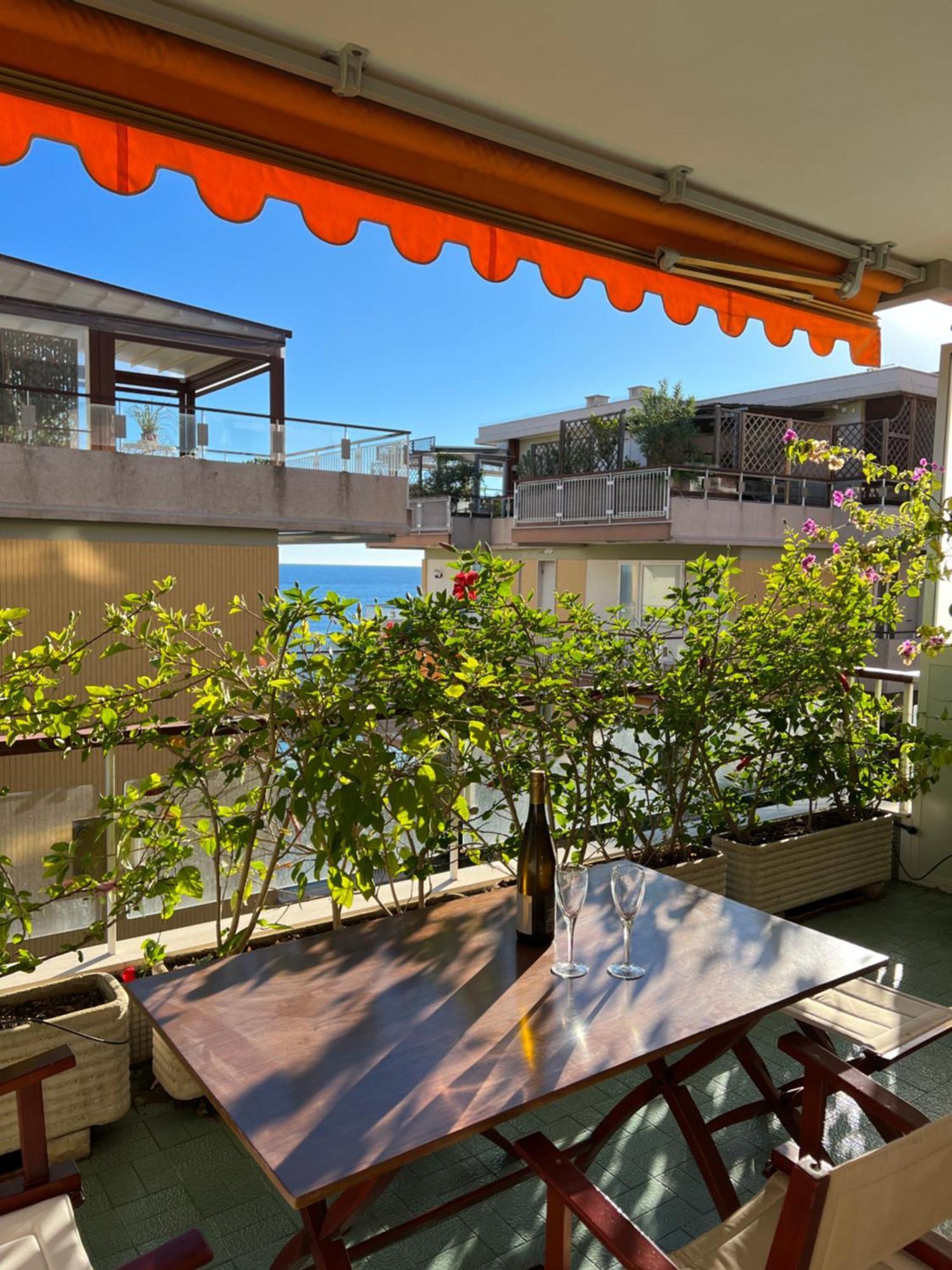 Tre Ponti Beach Apartment - Terrazzo Vista Mare سانريمو المظهر الخارجي الصورة